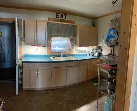 44196 Cedar St, Mcarthur, CA 96056 photo 4