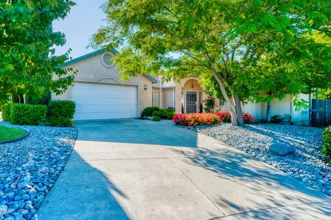 3514 Wasatch Dr, Redding, CA 96001 photo 2