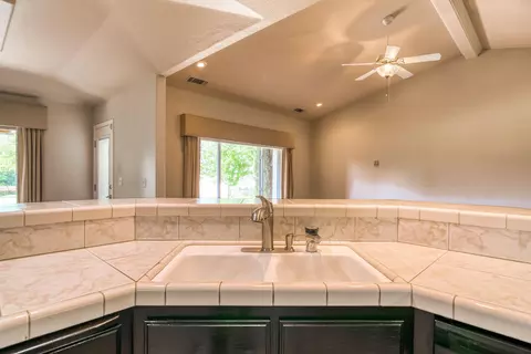 3514 Wasatch Dr, Redding, CA 96001 photo 9