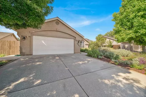 3083 Blue Bell Dr, Redding, CA 96001 photo 3