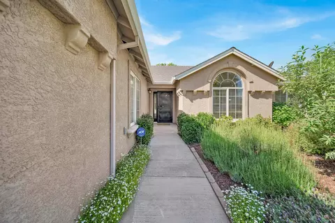 3083 Blue Bell Dr, Redding, CA 96001 photo 5