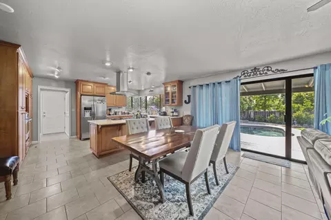 7414 Amigo Way, Redding, CA 96002 photo 9