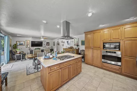 7414 Amigo Way, Redding, CA 96002 photo 8