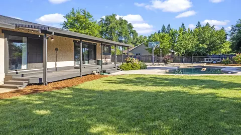 7414 Amigo Way, Redding, CA 96002 photo 5