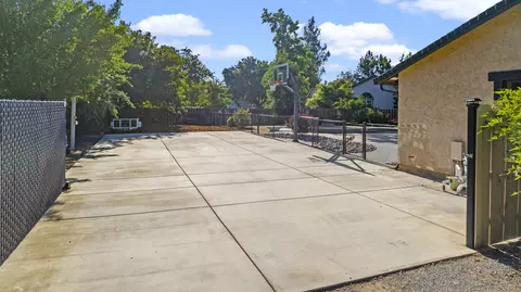 7414 Amigo Way, Redding, CA 96002 photo 30