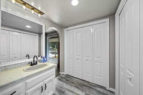 7414 Amigo Way, Redding, CA 96002 photo 17