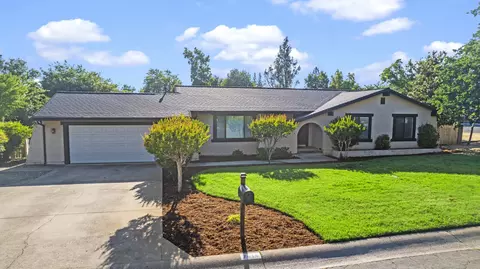 7414 Amigo Way, Redding, CA 96002