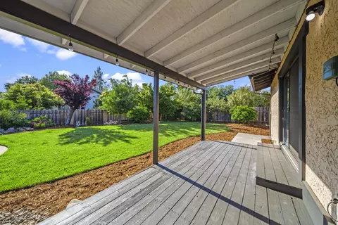 7414 Amigo Way, Redding, CA 96002 photo 4