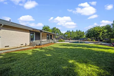7414 Amigo Way, Redding, CA 96002 photo 25