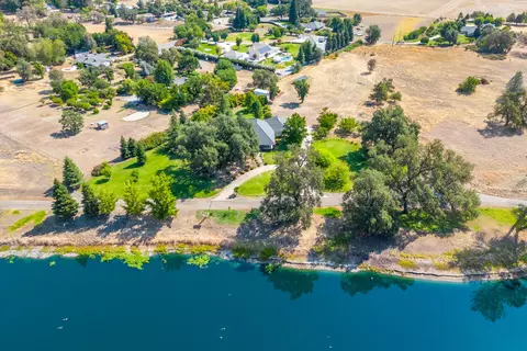 7333 Waterside Way, Redding, CA 96002 photo 2