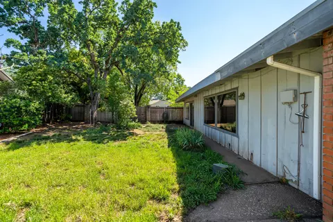 1352 Norman Dr, Redding, CA 96002 photo 36