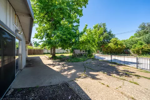 1352 Norman Dr, Redding, CA 96002 photo 32