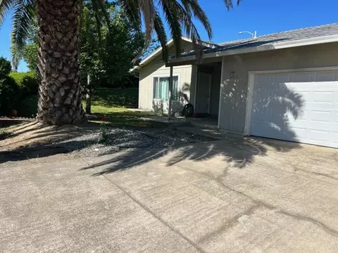 4000 St Nicholas Ave, Redding, CA 96003