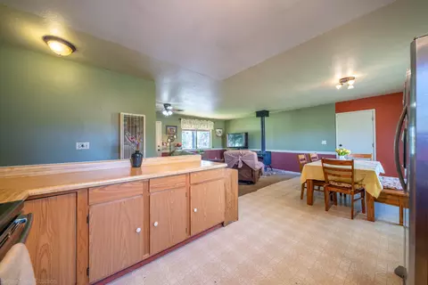 6460 Jayna Ln, Anderson, CA 96007 photo 7