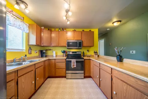 6460 Jayna Ln, Anderson, CA 96007 photo 5