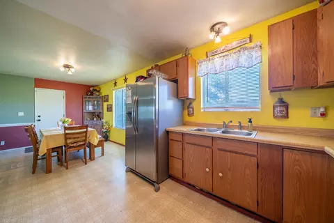 6460 Jayna Ln, Anderson, CA 96007 photo 6