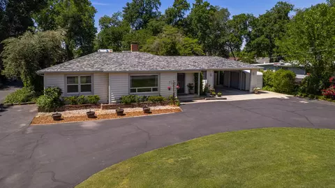 5836 Live Oak Ln, Redding, CA 96001
