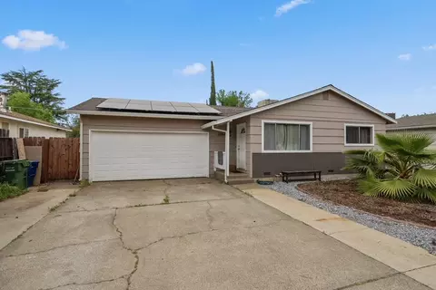 2068 Comet St, Redding, CA 96002