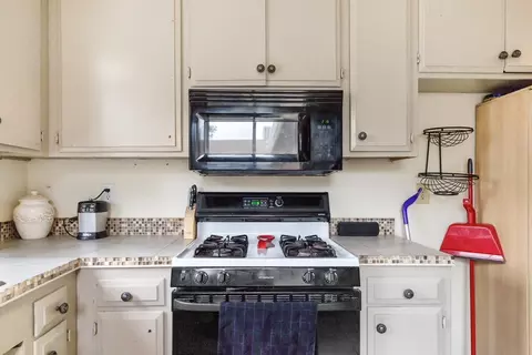 2068 Comet St, Redding, CA 96002 photo 5