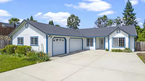 3276 Sioux Dr, Shasta Lake, CA 96019