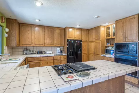 10202 Road Runner Way, Redding, CA 96003 photo 9