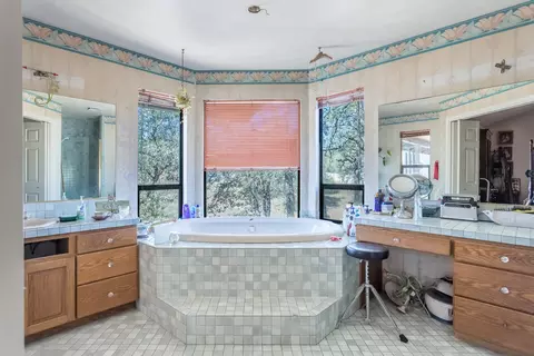 10202 Road Runner Way, Redding, CA 96003 photo 11