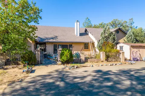 10202 Road Runner Way, Redding, CA 96003 photo 2