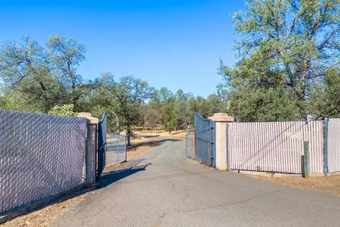 10202 Road Runner Way, Redding, CA 96003 photo 20