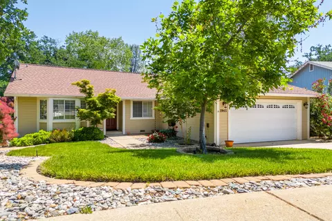 1945 Kinvarra Way, Redding, CA 96001