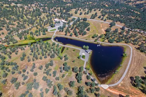 15401 Diamond Star Rd, Red Bluff, CA 96080