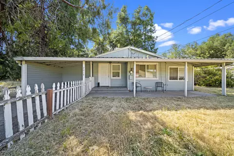 7031 Apple, Redding, CA 96002 photo 2