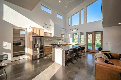 15906 Lower Springs Rd, Redding, CA 96001 photo 5