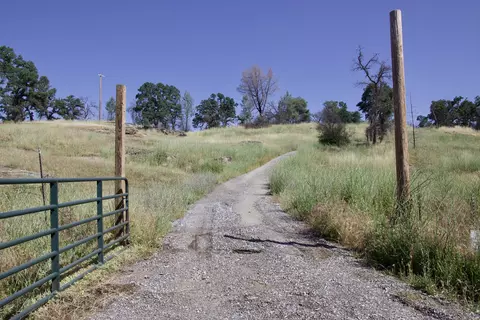13204 Platina Rd, Igo, CA 96047