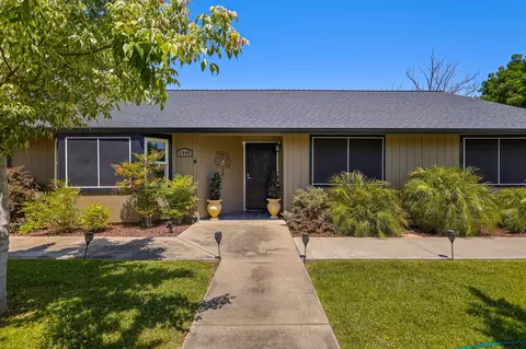 2040 Walbridge St, Red Bluff, CA 96080 photo 2