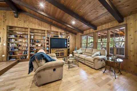 15585 Mountain Shadows Dr, Redding, CA 96001 photo 12