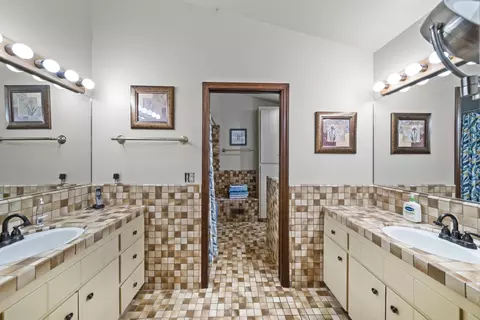 15585 Mountain Shadows Dr, Redding, CA 96001 photo 19