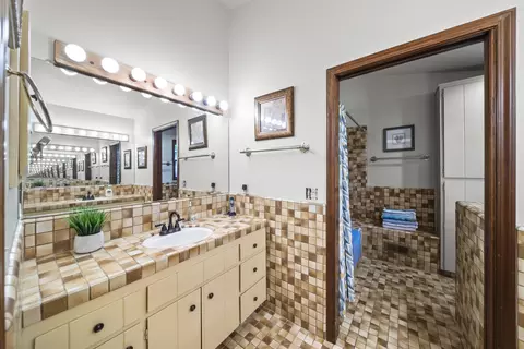 15585 Mountain Shadows Dr, Redding, CA 96001 photo 17
