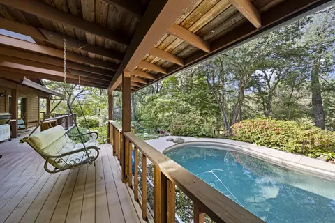 15585 Mountain Shadows Dr, Redding, CA 96001 photo 3