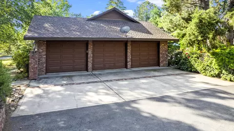 15585 Mountain Shadows Dr, Redding, CA 96001 photo 41