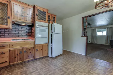 13721 Kitty Hawk Ln, Redding, CA 96003 photo 4