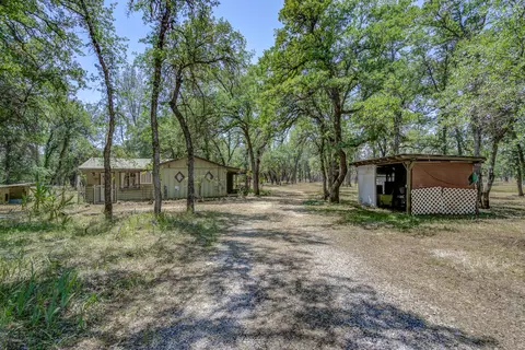 13721 Kitty Hawk Ln, Redding, CA 96003