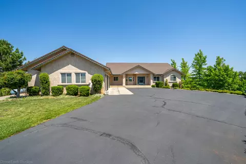 6930 Amber Ridge Dr, Anderson, CA 96007