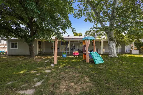 6842 Riverside Dr, Redding, CA 96001 photo 29