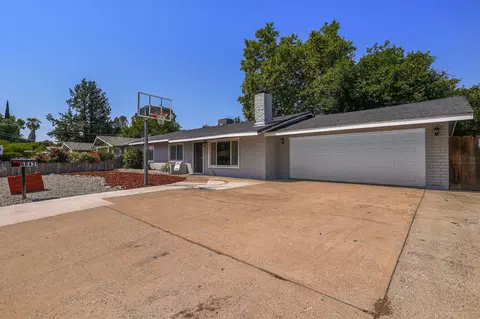 6842 Riverside Dr, Redding, CA 96001
