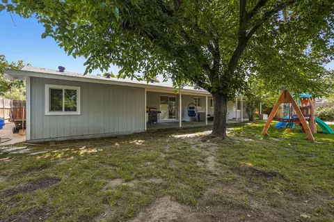 6842 Riverside Dr, Redding, CA 96001 photo 28