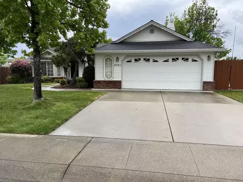 3731 Sunglow Dr, Redding, CA 96001