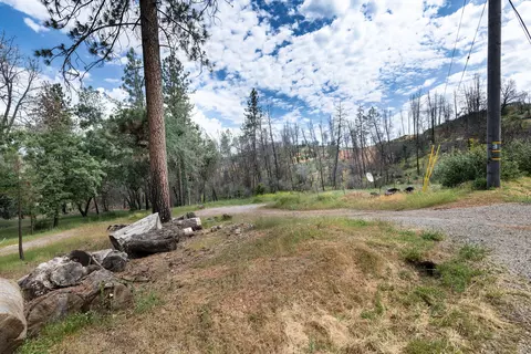 20048 Miller Butte Rd, Redding, CA 96003