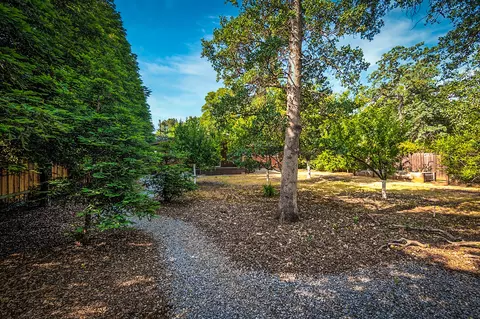 1420 Oakdale Ln, Redding, CA 96002 photo 19