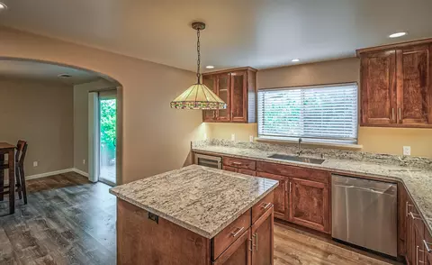 1420 Oakdale Ln, Redding, CA 96002 photo 5