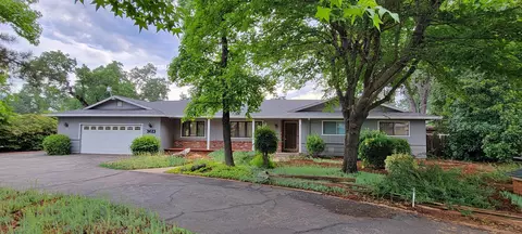 3423 Inverness St, Redding, CA 96002